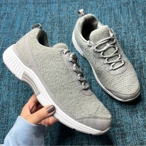 Orthofeet 989 Coral Wool Comfort Sneakers in Gray White WIDE Width
